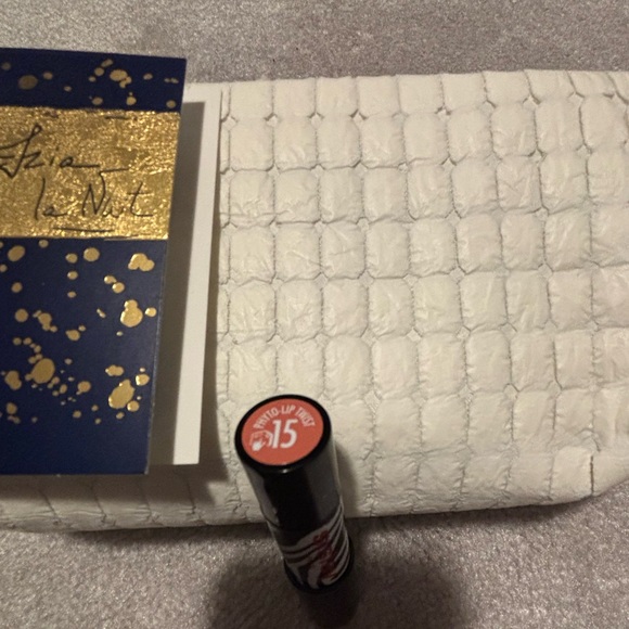 Sisley Lip Twist in color 15 Nut Izia la Nuit Makeup Bag - Picture 3 of 4